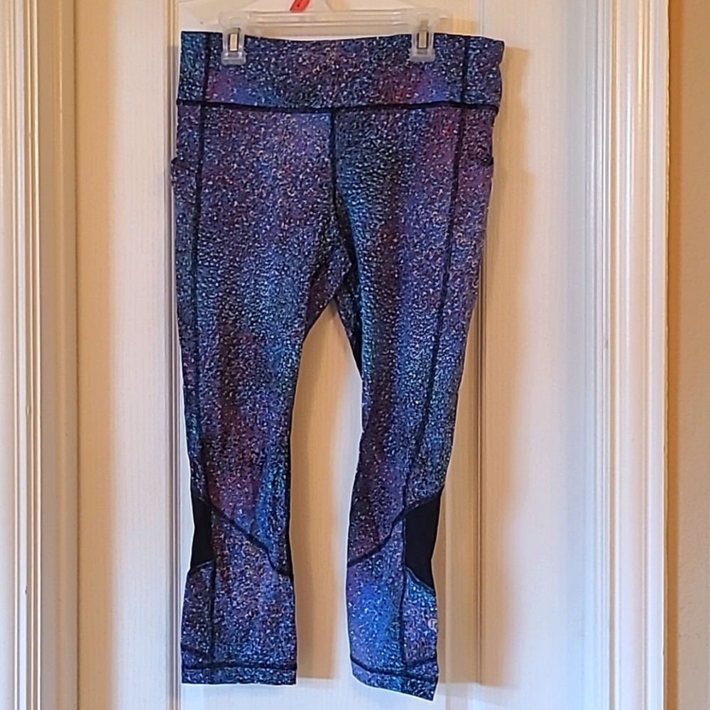 Size 8 lululemon running crops